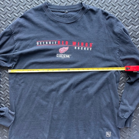 VINTAGE DETROIT REDWINGS NHL CCM TEE - Picture 6 of 6